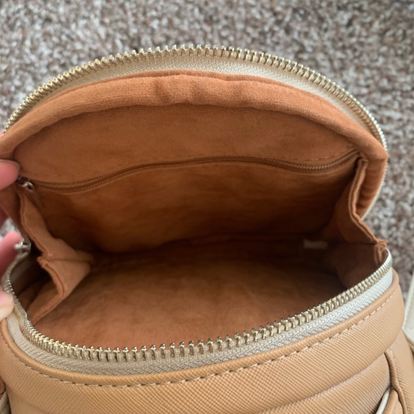 instax mini 9 camera with crossbody - Picture 5 of 9